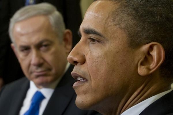 Picture of Obama, Netanyahu in background