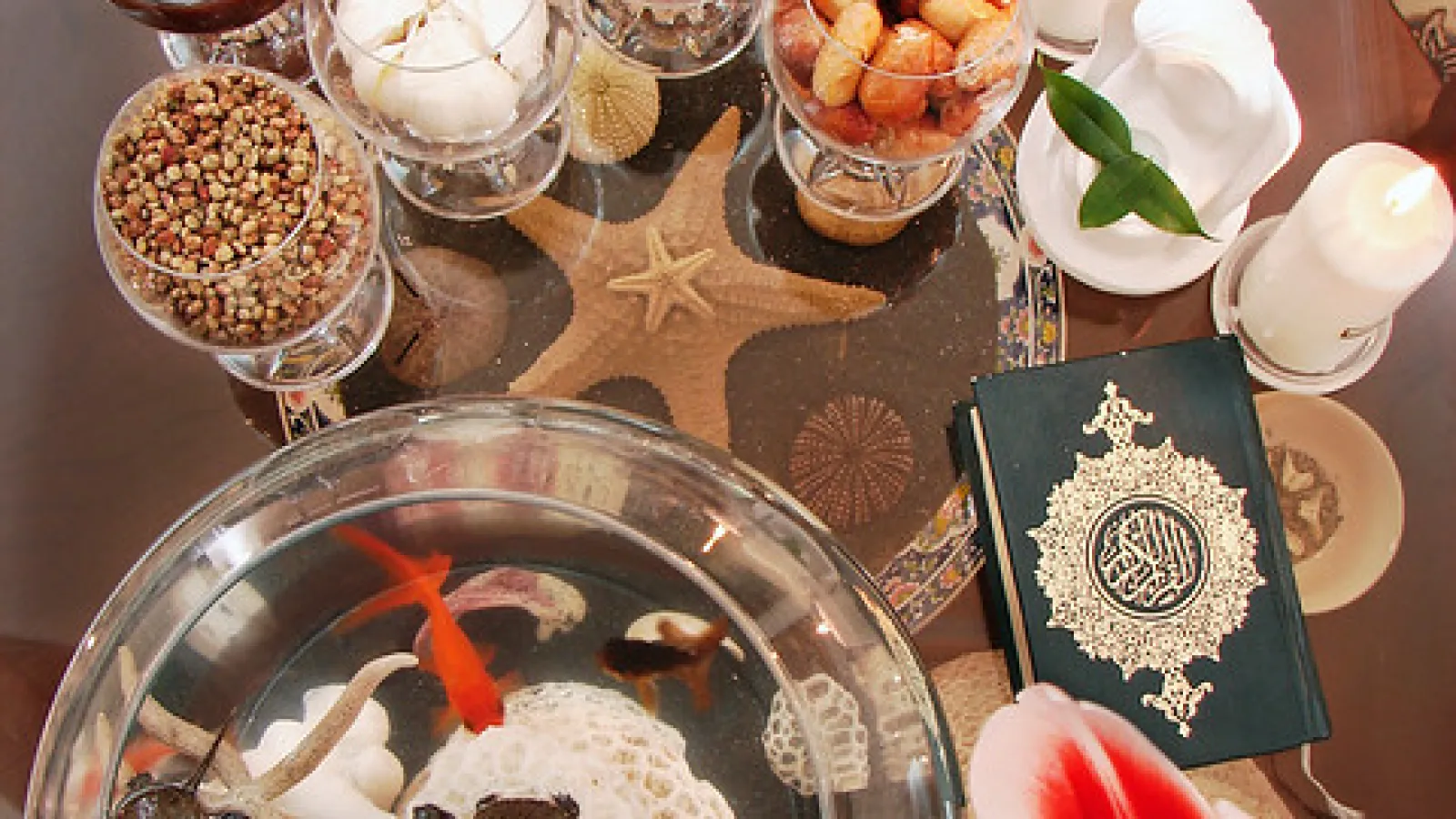 Haft Seen Table