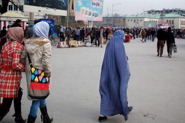 Image of girls on Kabul street