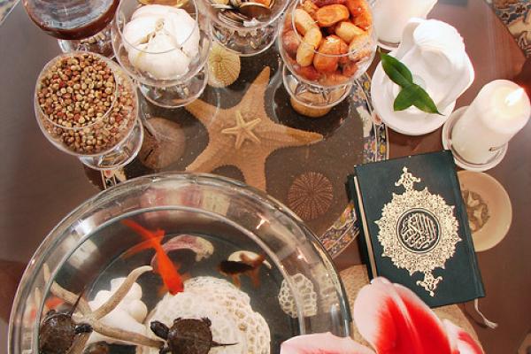 Haft Seen Table